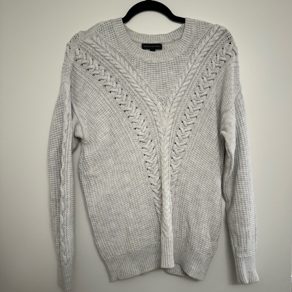 Banana Republic Light Gray/Off White Cable Knit Sweater Size medium